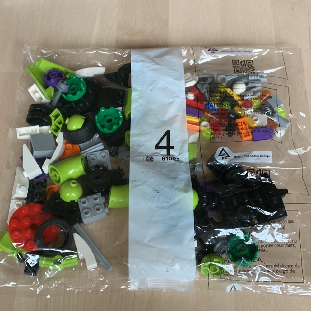 LEGO Space Ride Amusement Truck, set 60313, INCOMPLETE - Picture 5 of 10